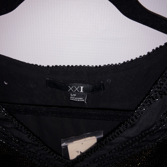 Forever 21 Seguin top - Picture 3 of 3